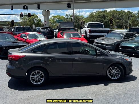 Used 2016 Ford Focus SE FWD image 8