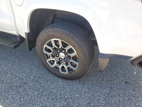 Used 2023 Chevrolet Colorado LT w/ LT Convenience Package III AWD/4WD image 30