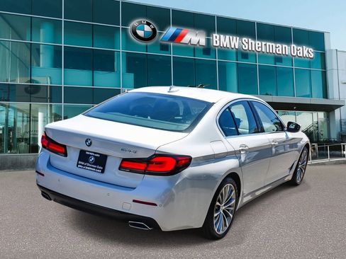 Certified 2023 BMW 530i w/ Convenience Package RWD image 4