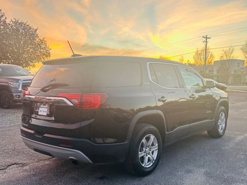Used 2017 GMC Acadia SLE image 6