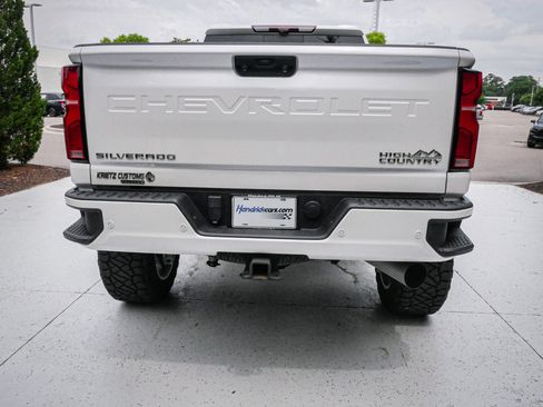 Used 2024 Chevrolet Silverado 3500 High Country w/ Technology Package AWD/4WD image 9