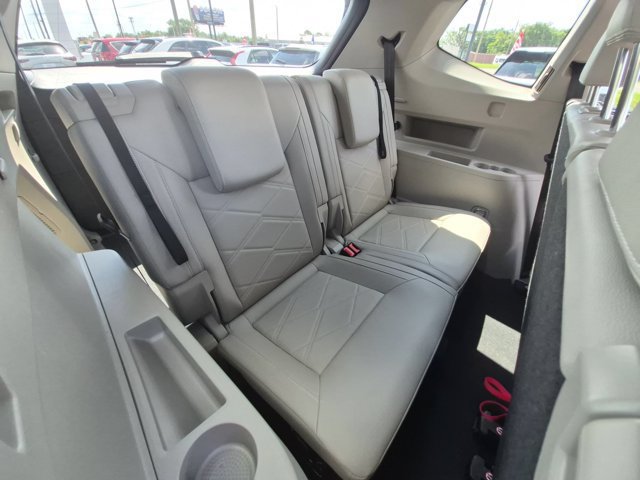 Used 2025 Volkswagen Atlas SE FWD image 26
