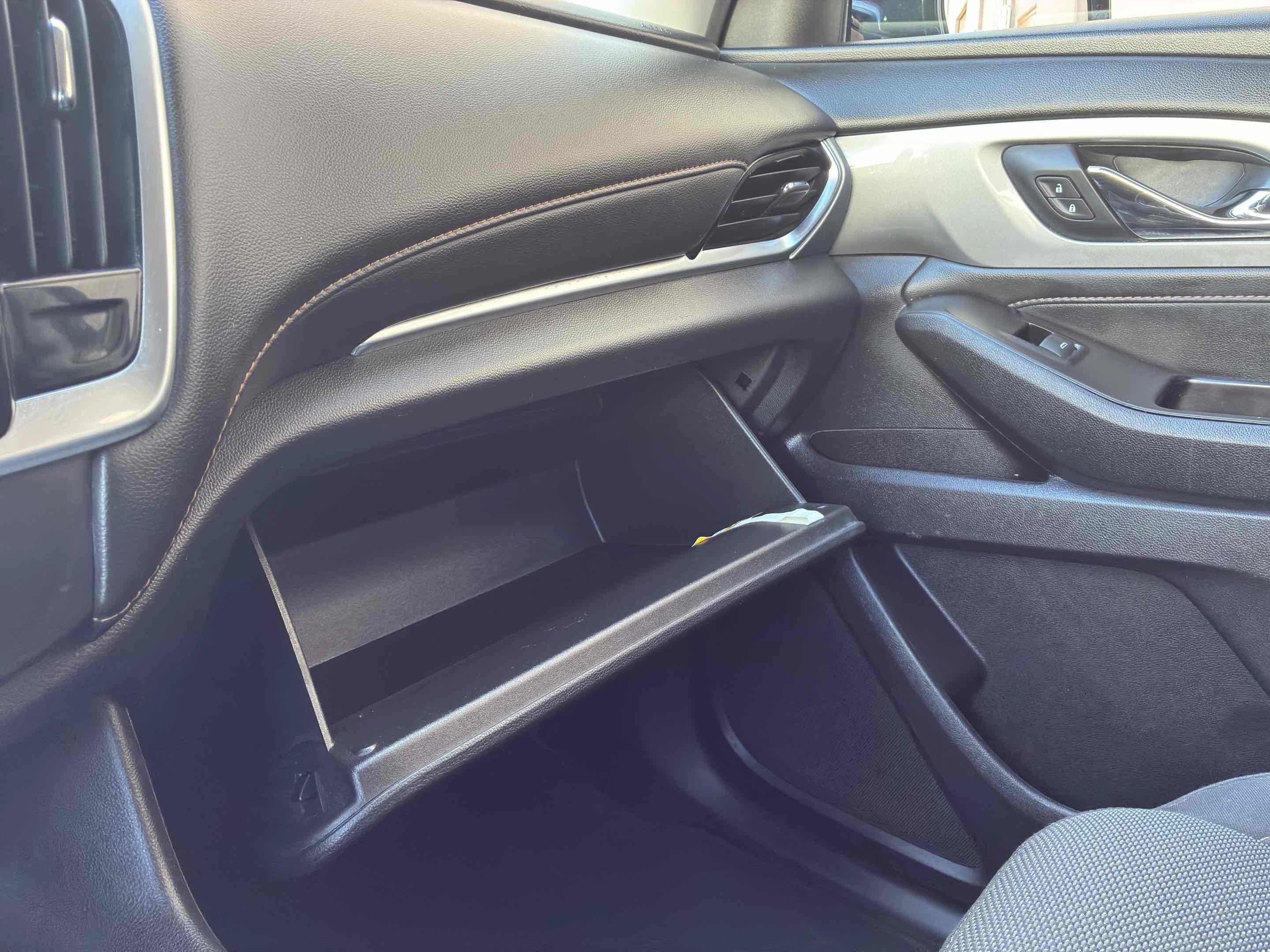 Used 2020 Chevrolet Traverse LS FWD image 29