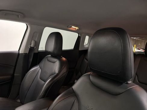 Used 2018 Jeep Compass Limited w/ Navigation Group AWD/4WD image 29