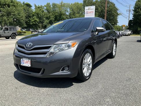 Used 2014 Toyota Venza LE FWD image 1