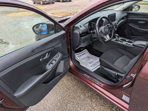 Used 2021 Nissan Sentra SV FWD image 18