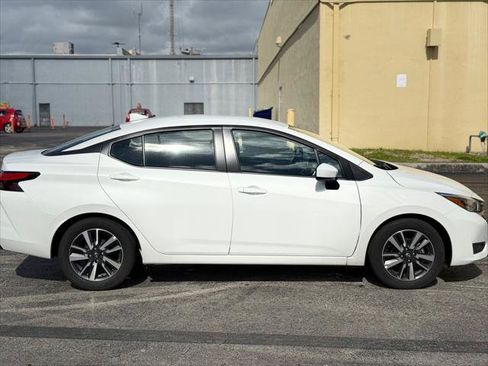 Used 2025 Nissan Versa SV FWD image 8