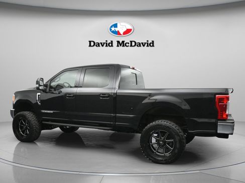 Used 2017 Ford F250 Lariat w/ Lariat Value Package AWD/4WD image 6