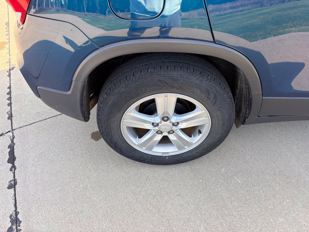 Used 2019 Chevrolet Trax LT w/ LT Convenience Package FWD image 22