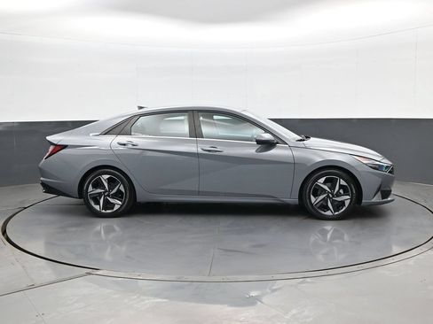 Certified 2021 Hyundai Elantra Limited FWD image 5