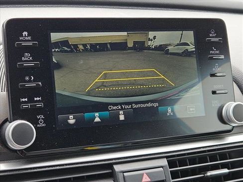 Used 2018 Honda Accord Touring image 15