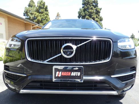 Used 2018 Volvo XC90 T6 Momentum w/ Convenience Package image 17