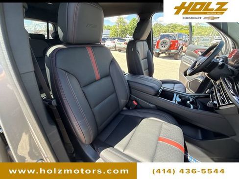 Certified 2026 Chevrolet Traverse RS AWD/4WD image 27