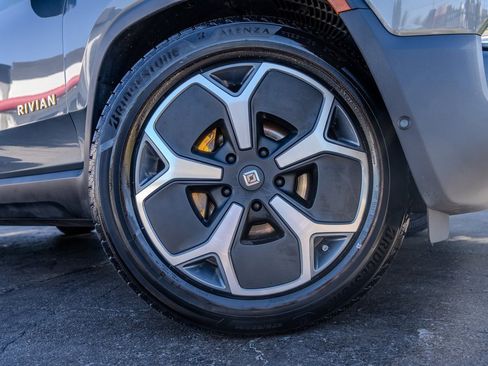 Used 2022 Rivian R1T Adventure image 32