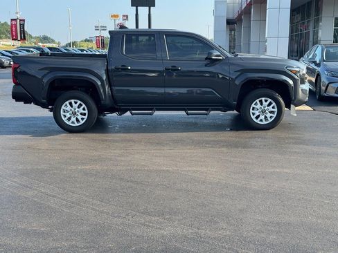 Certified 2024 Toyota Tacoma SR AWD/4WD image 2