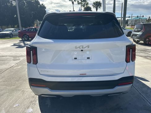 New 2026 Kia Sorento LX FWD image 8