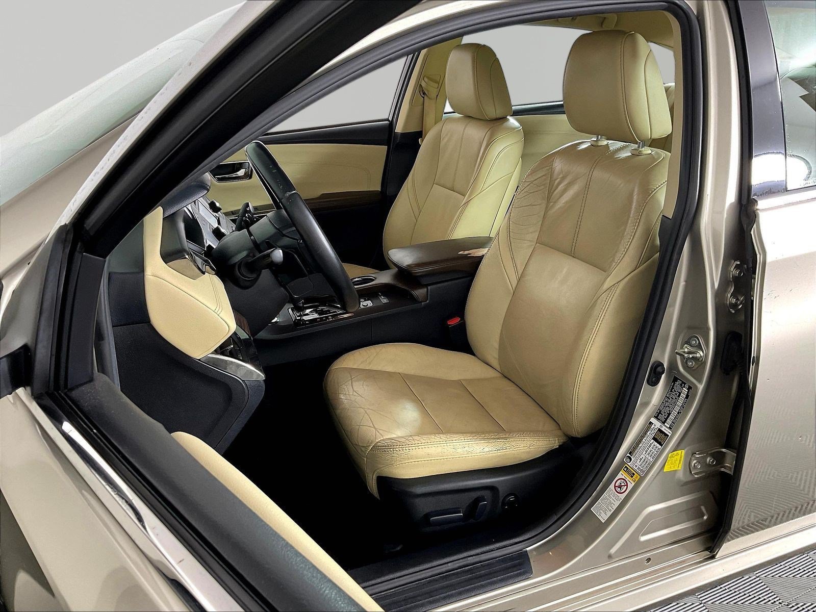 Used 2015 Toyota Avalon XLE FWD image 21