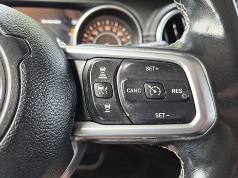 Used 2019 Jeep Wrangler Unlimited Sahara AWD/4WD image 10