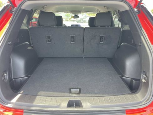 Used 2025 Chevrolet Blazer LT AWD/4WD image 9