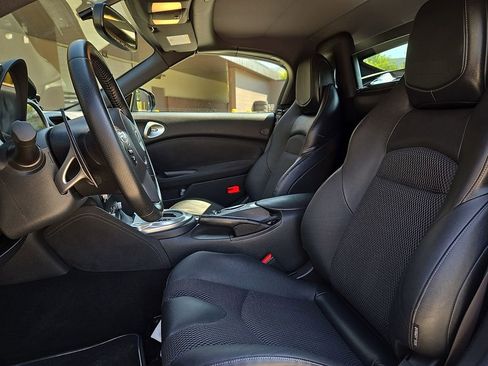 Used 2018 Nissan 370Z Touring Sport image 10
