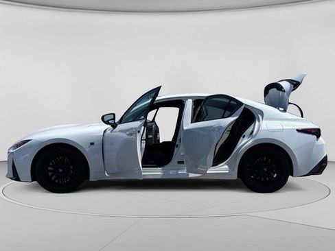 Used 2024 Lexus IS 500 RWD image 29