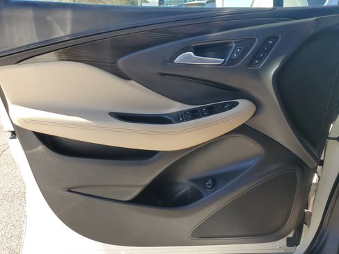 Used 2020 Buick Envision Essence image 29