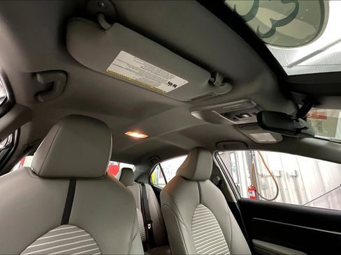 Used 2023 Toyota Camry SE image 25