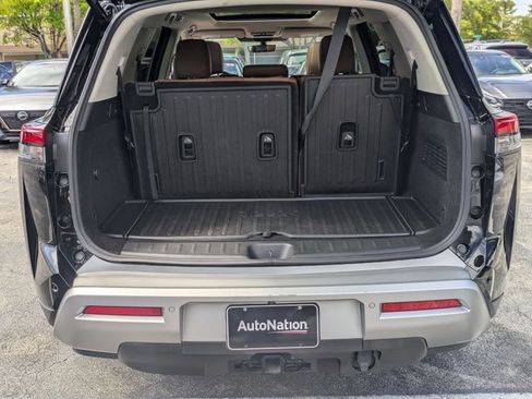 Certified 2023 Nissan Pathfinder Platinum w/ Cargo Package AWD/4WD image 6