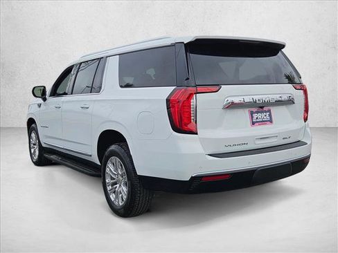 Used 2023 GMC Yukon XL SLT AWD/4WD image 7