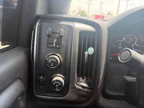 Used 2018 Chevrolet Silverado 1500 LT w/ All Star Edition AWD/4WD image 8