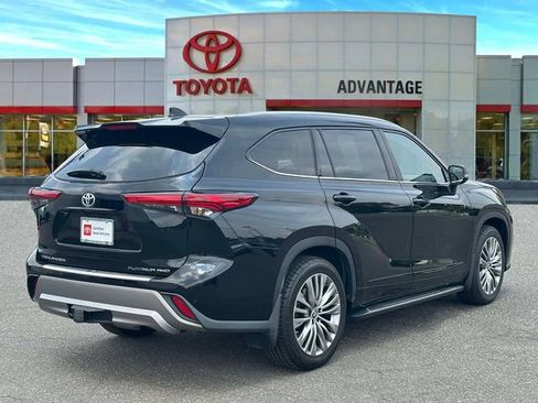 Used 2022 Toyota Highlander Platinum AWD/4WD image 7