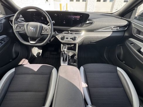 Used 2024 Buick Envista Preferred w/ Convenience I Package image 6