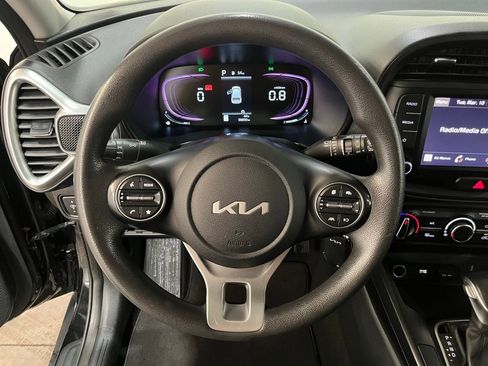 Used 2023 Kia Soul LX image 19
