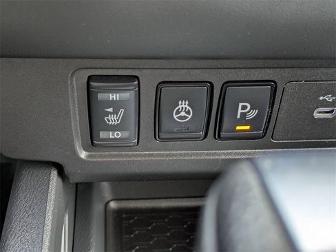 Used 2025 Nissan Frontier SL image 25