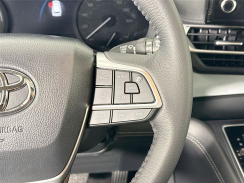 Certified 2026 Toyota Sienna XLE image 34