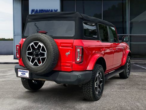 Used 2023 Ford Bronco Outer Banks image 6