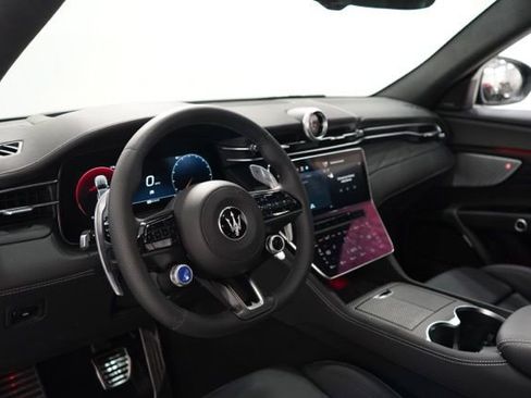 New 2025 Maserati Grecale Trofeo image 15