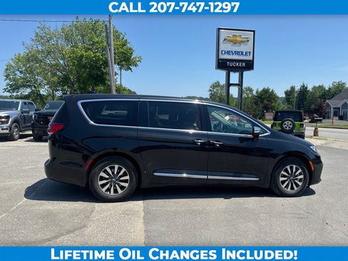 Used 2023 Chrysler Pacifica Limited FWD image 4