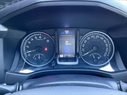 Used 2021 Toyota Tacoma SR5 RWD image 12