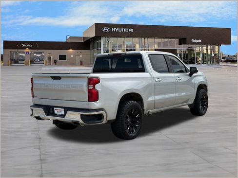 Used 2019 Chevrolet Silverado 1500 LT w/ Texas Edition AWD/4WD image 8