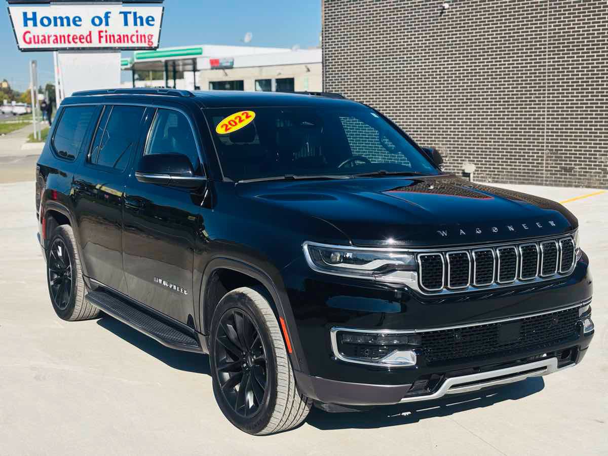 Used 2022 Jeep Wagoneer Series II w/ Premium Group I AWD/4WD image 2