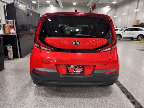 Used 2021 Kia Soul LX image 32