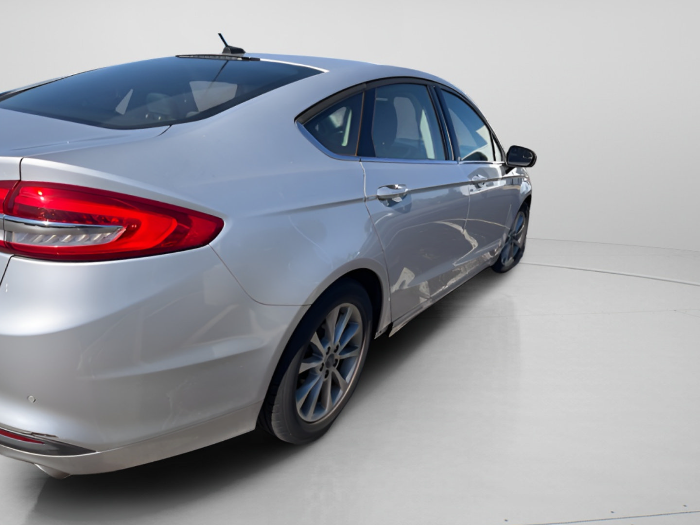 Used 2017 Ford Fusion SE w/ Fusion SE Technology Package FWD image 8