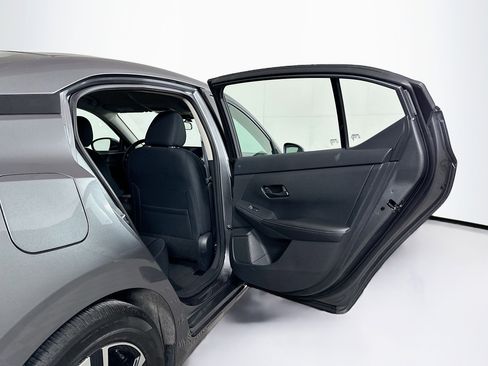 Used 2024 Nissan Sentra SV w/ Lighting Package image 28