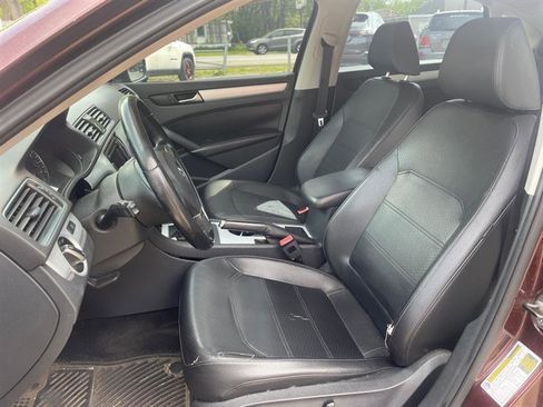 Used 2013 Volkswagen Passat 2.5 SE FWD image 10