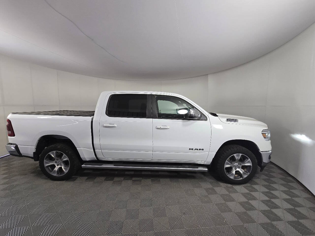 Used 2023 RAM 1500 Laramie AWD/4WD image 11