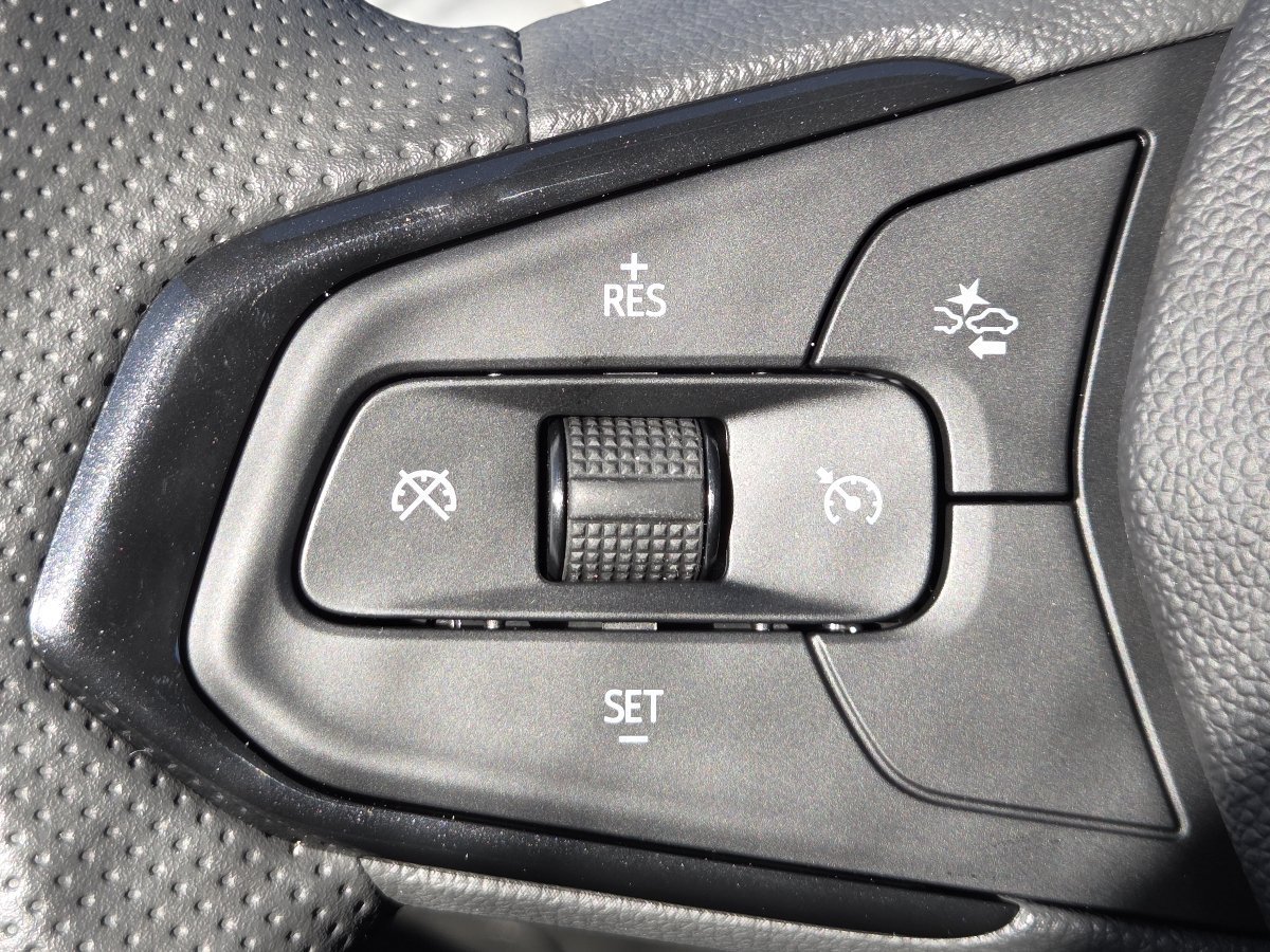New 2026 Chevrolet Trax LS w/ LS Convenience Package FWD image 30