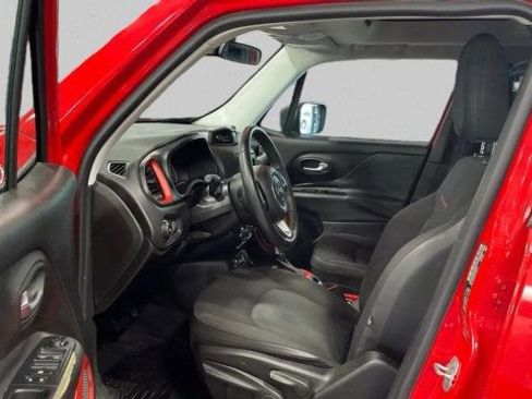 Used 2016 Jeep Renegade Trailhawk image 9