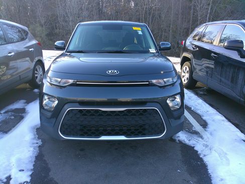 Used 2020 Kia Soul LX image 3