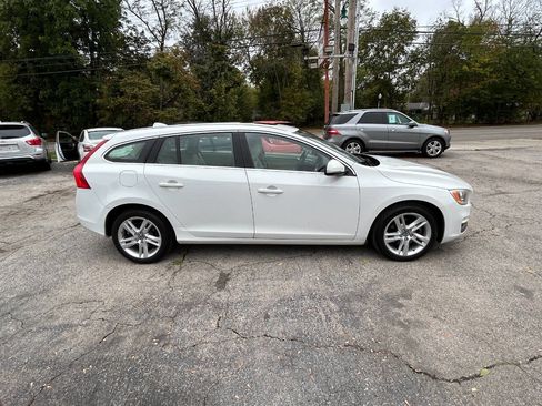 Used 2015 Volvo V60 T5 Premier image 14